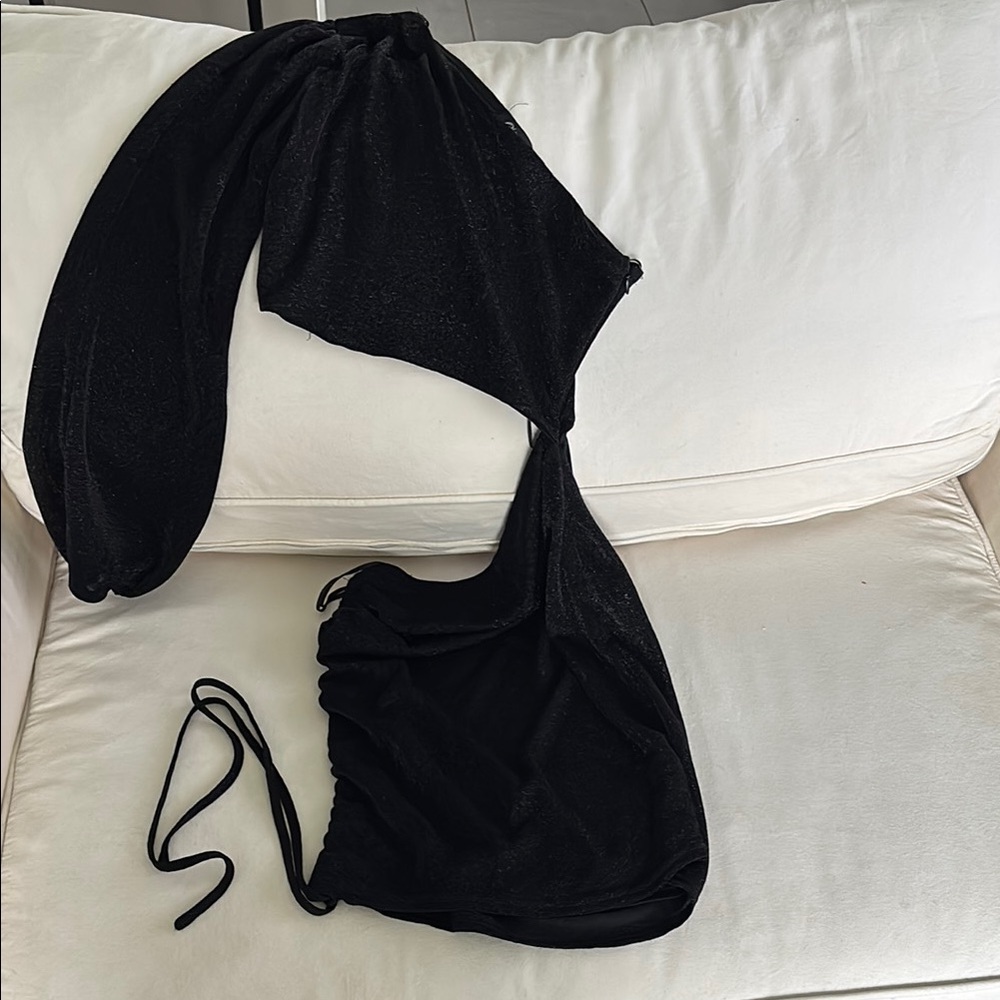 Elegant Black One-Shoulder Dress